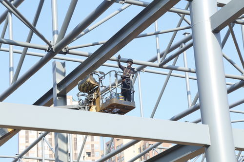 錯時施工避高溫 安全進(jìn)度兩不誤——遂寧高新區(qū)西部鐵路物流園農(nóng)產(chǎn)品集散中心及配套設(shè)施項目建設(shè)紀(jì)實